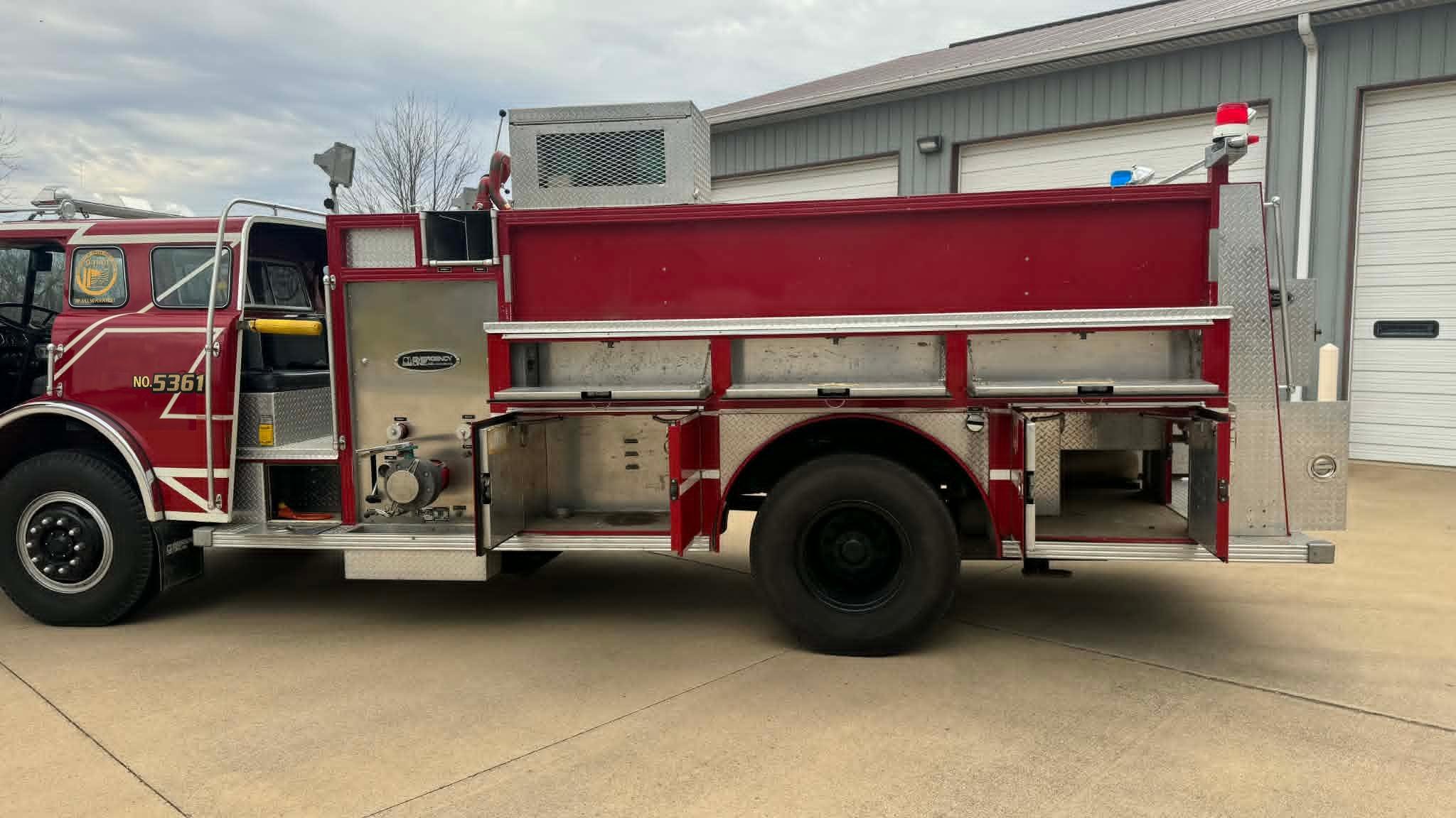 1984 E-One Ford Pumper Tanker - image 34