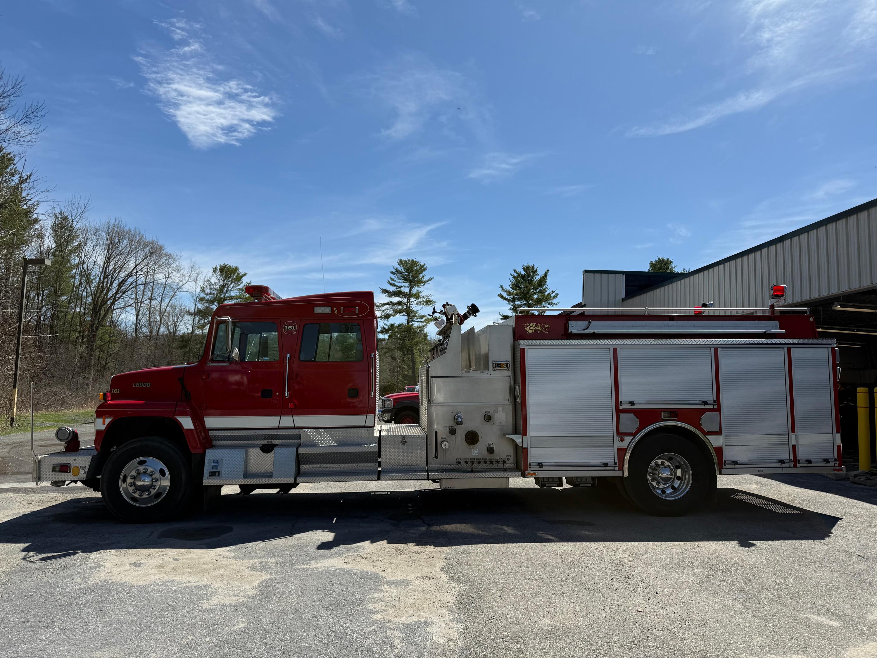 1996 Ford L8000 Pumper - image 5