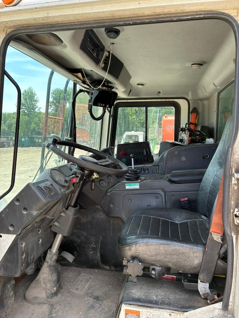 2020 Mack E-Z Pack Front Loader - image 18
