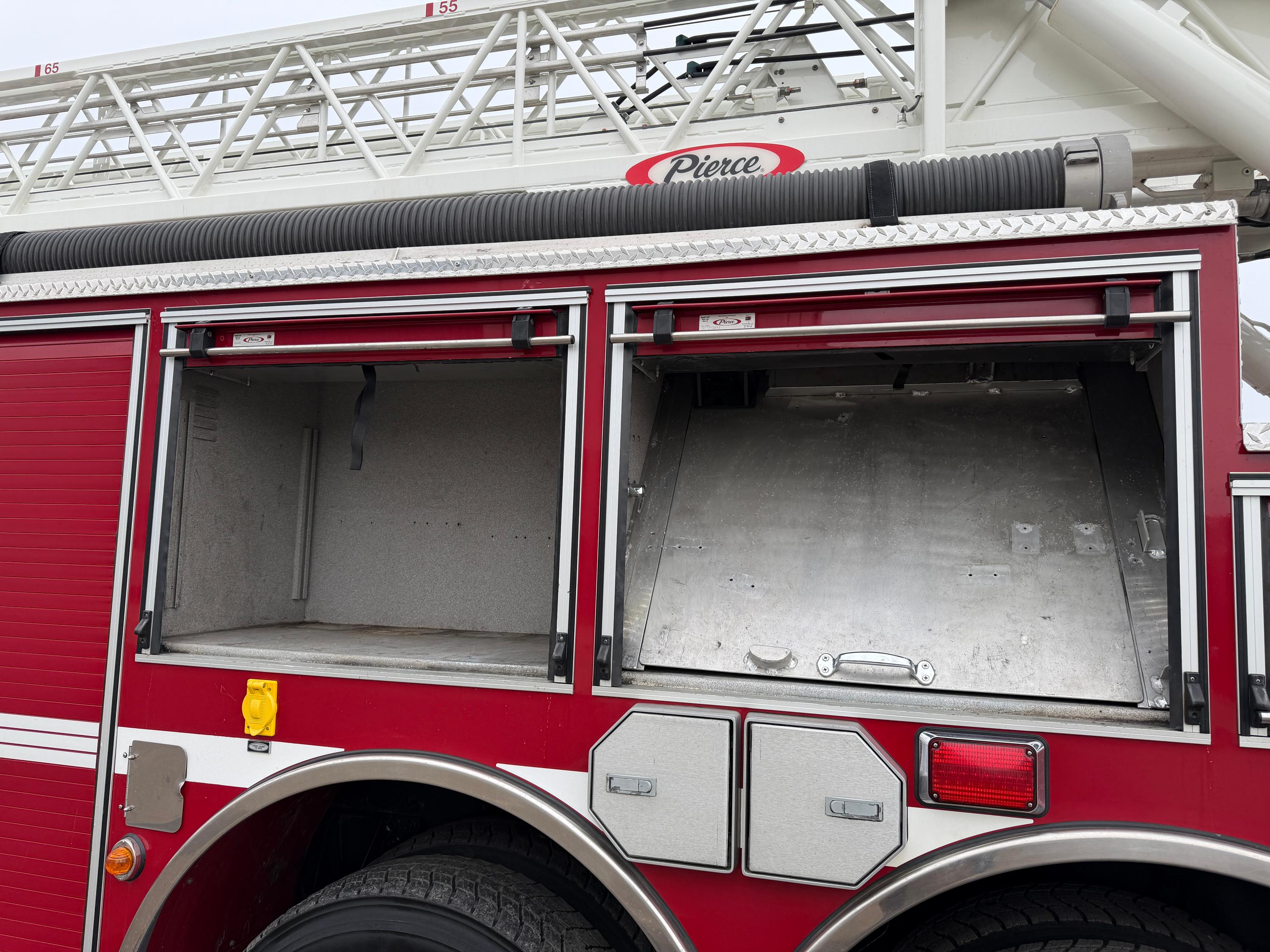 2018 Pierce ARROW XT 75' Aerial - image 24