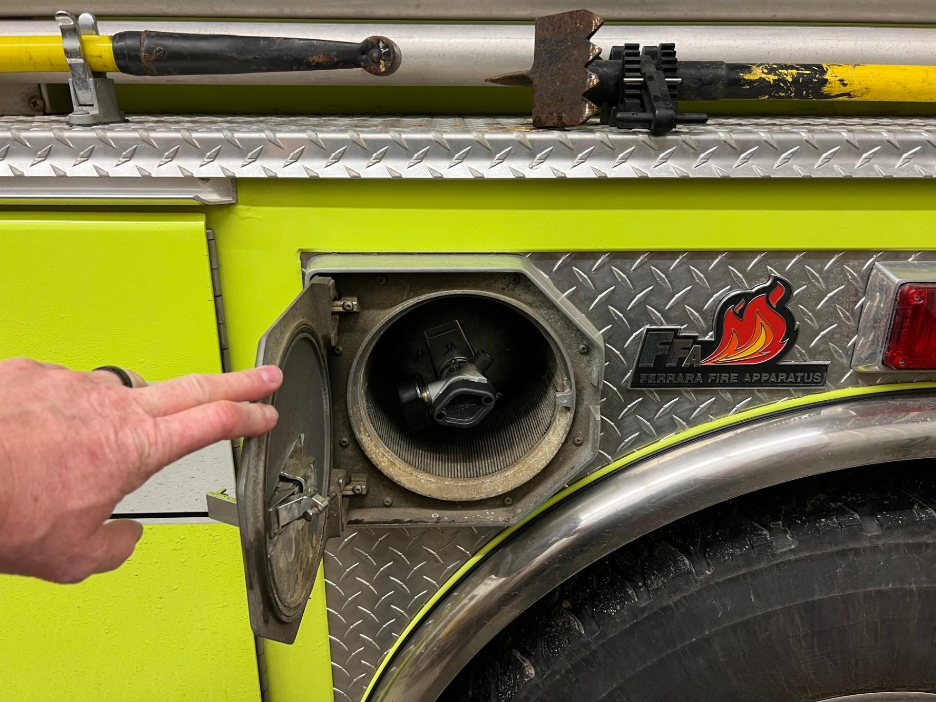 2001 Ferrara International Pumper - image 15