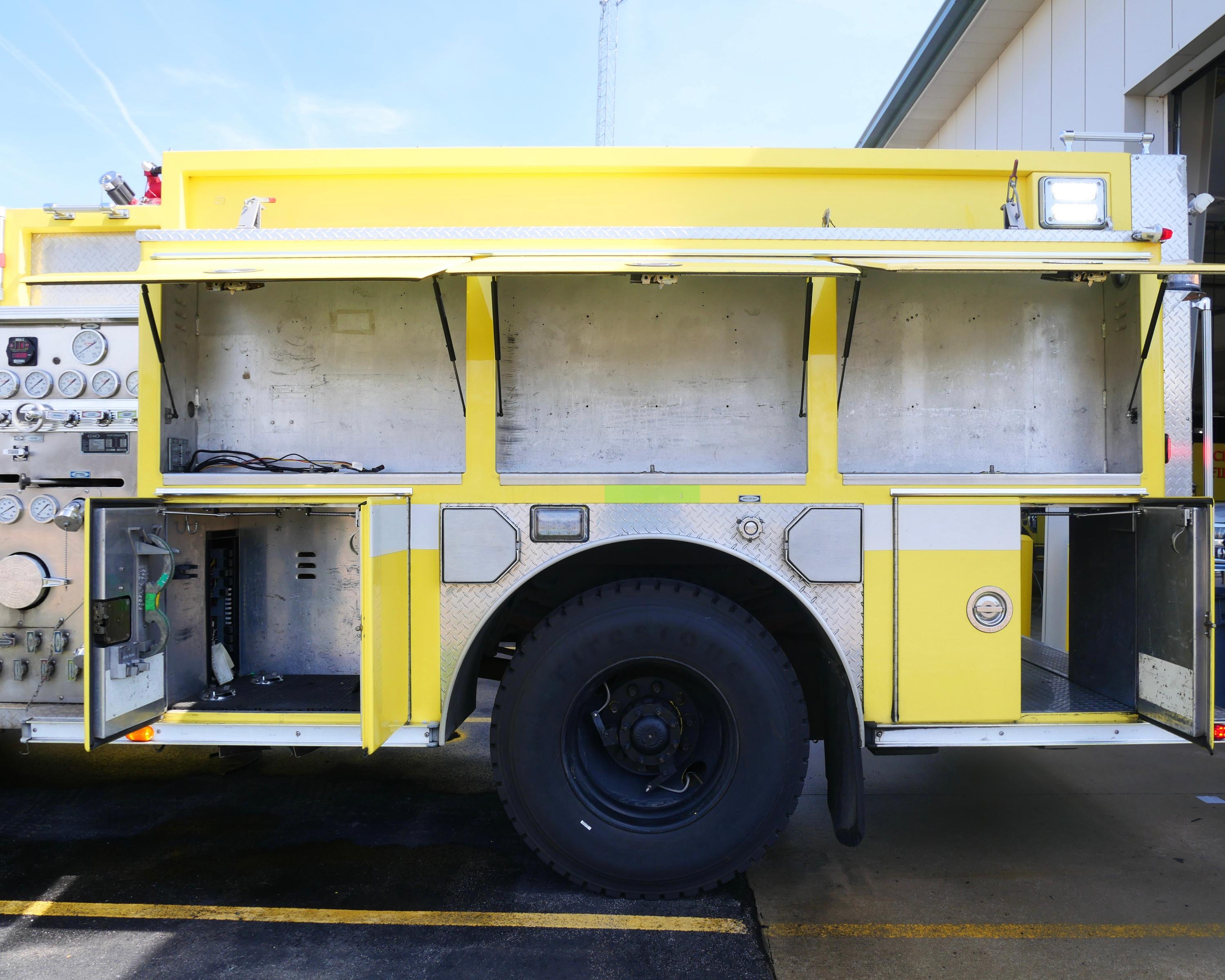 1995 E-One Cyclone Pumper - image 16