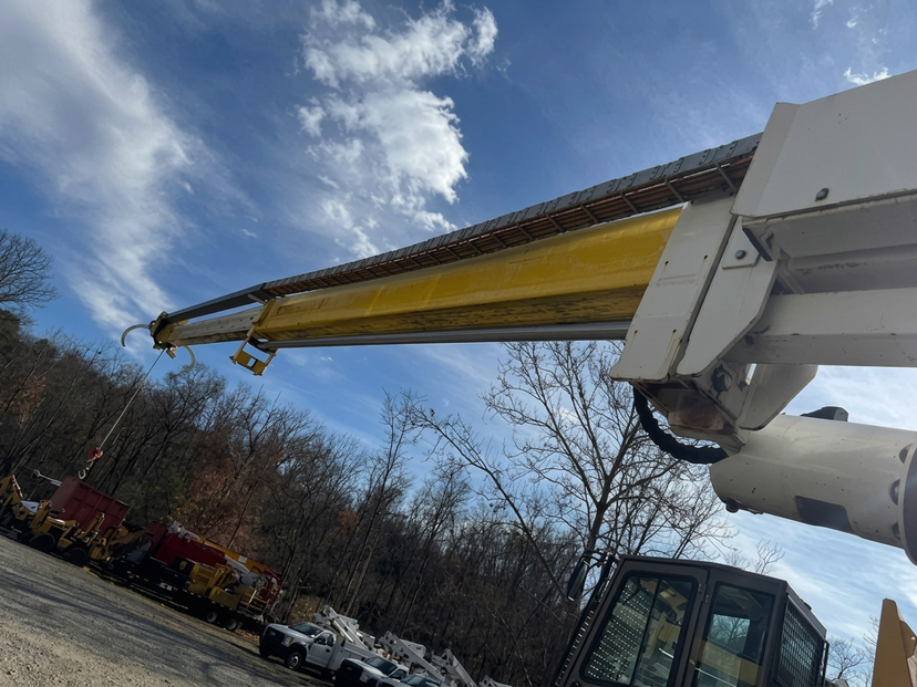 2016 Skylift Tracked Back Yard Carrier — photo 8