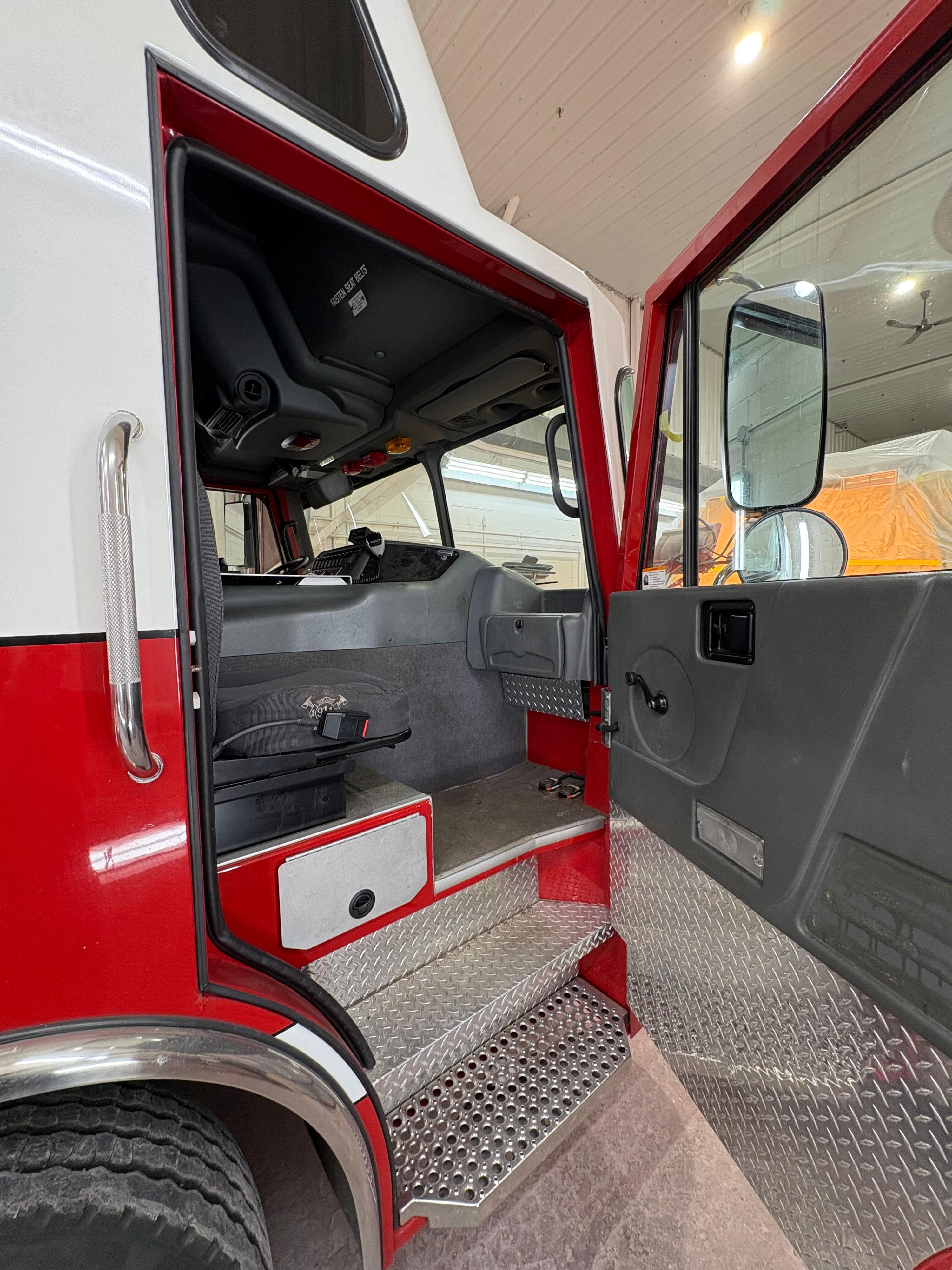 2003 Spartan Heavy Rescue - image 16