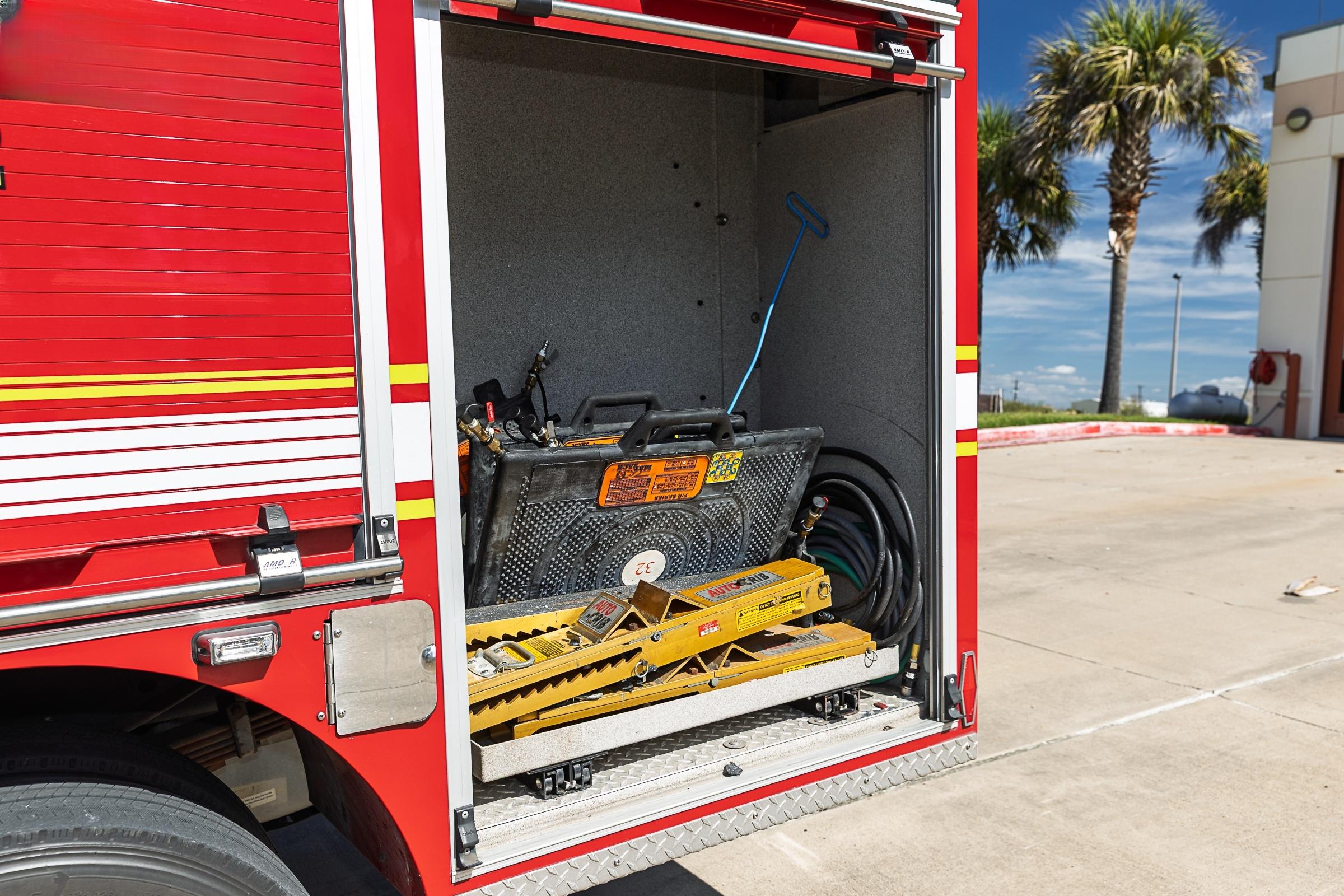 2013 Pierce Ford 4x4 Mini Pumper - image 20