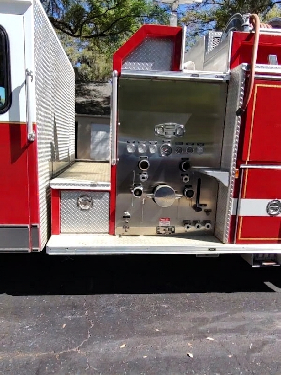 1990 E-One Pumper - image 7