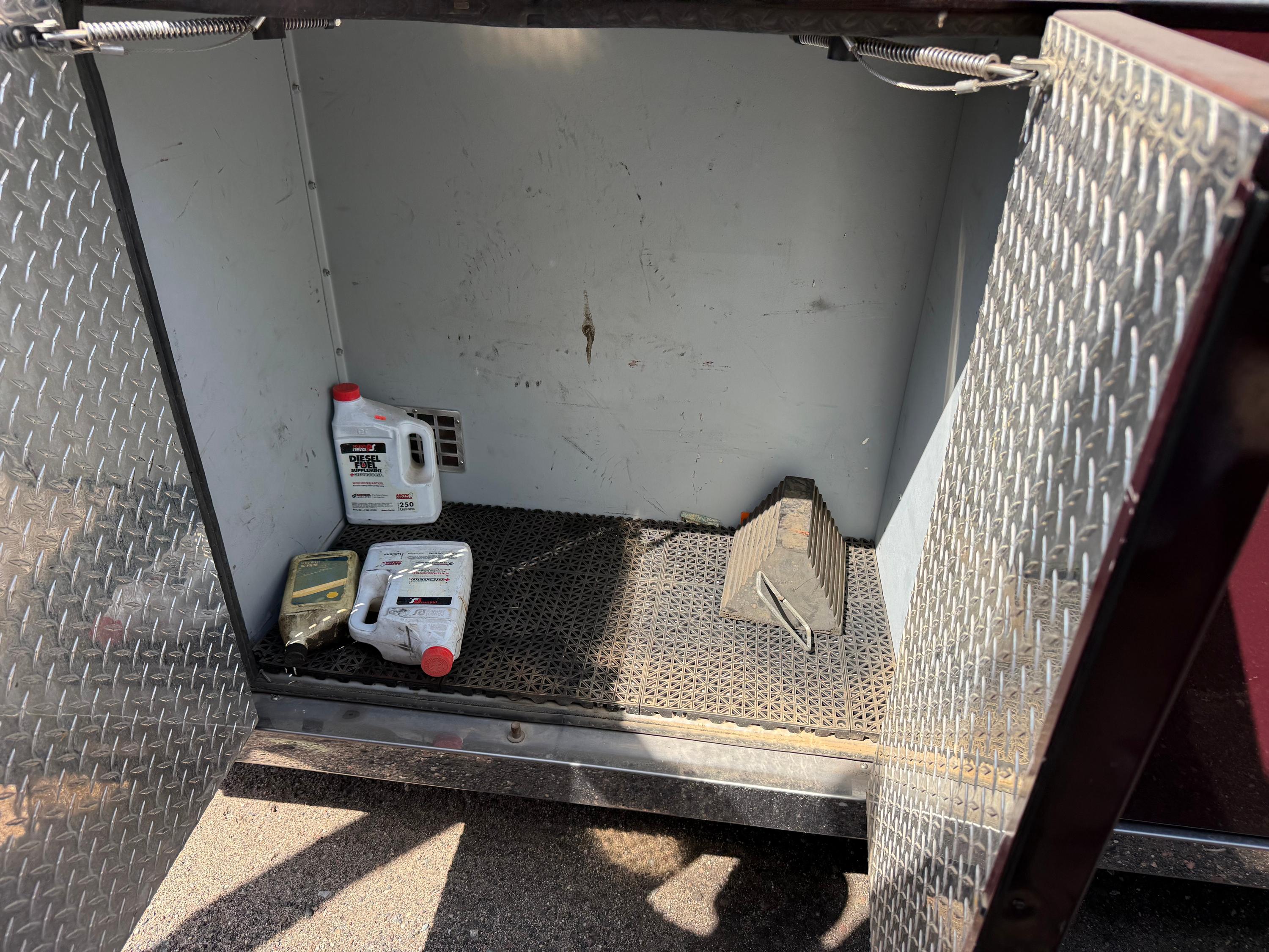2001 E-One Command Center - image 28