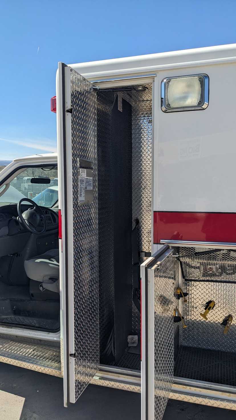 2003 McCoy Miller Ford Type III Ambulance — photo 7