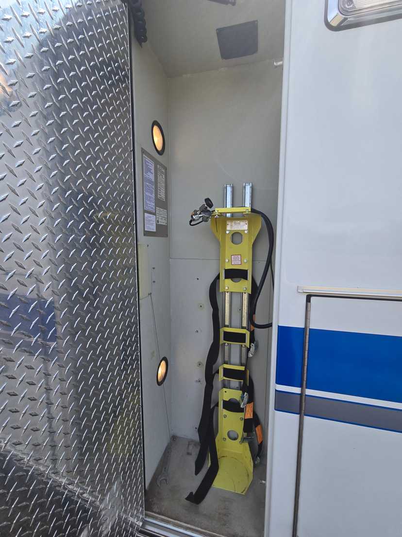 2007 Braun Ford Type III Ambulance — photo 8