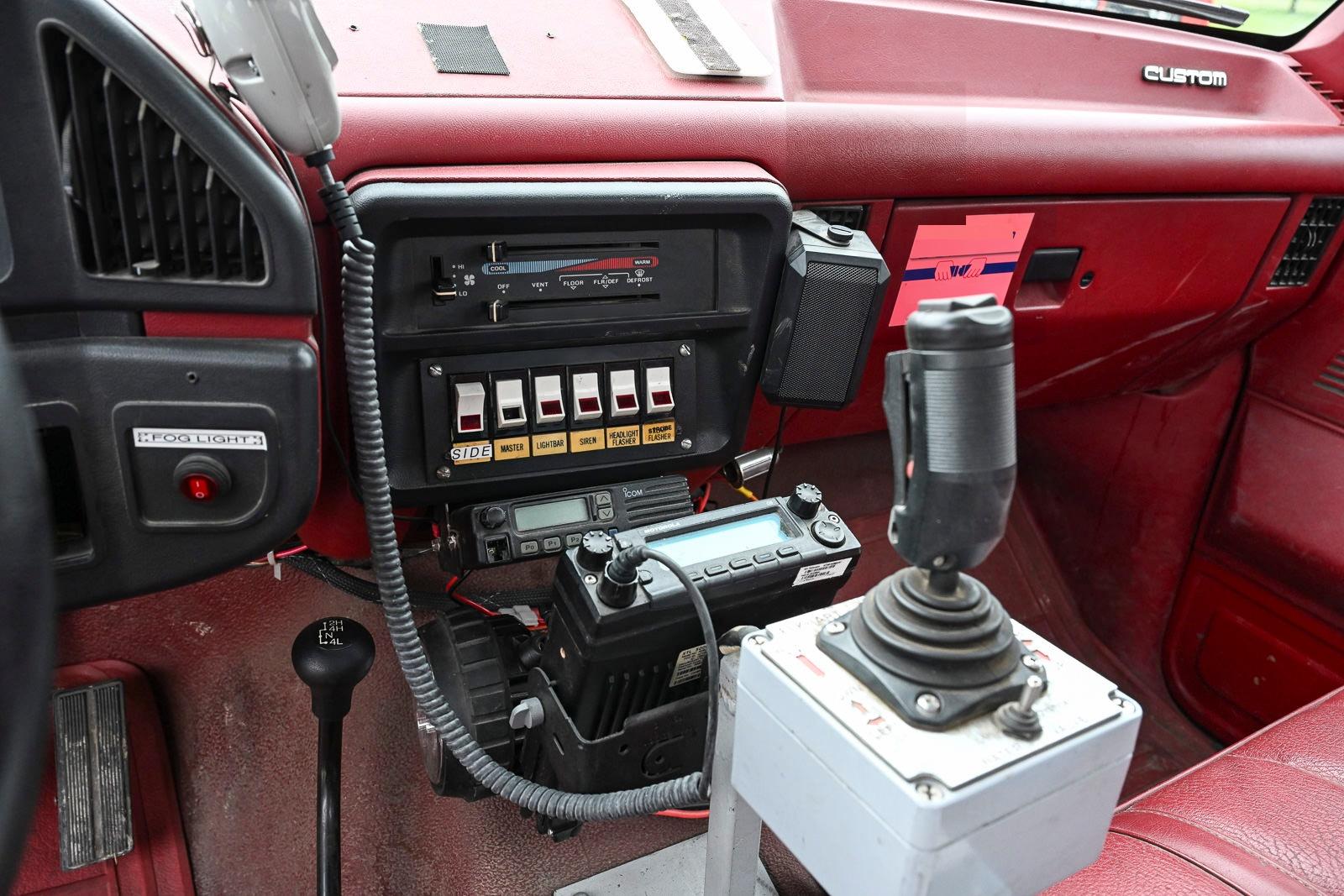 1990 Ford F350 4x4 Brush Truck - image 38