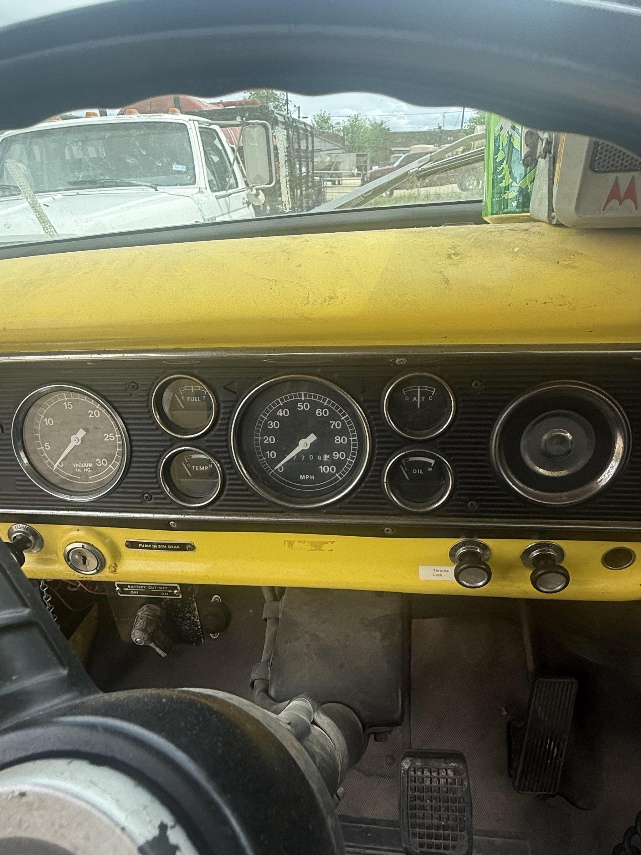 1978 Ford F700 Tanker - image 5