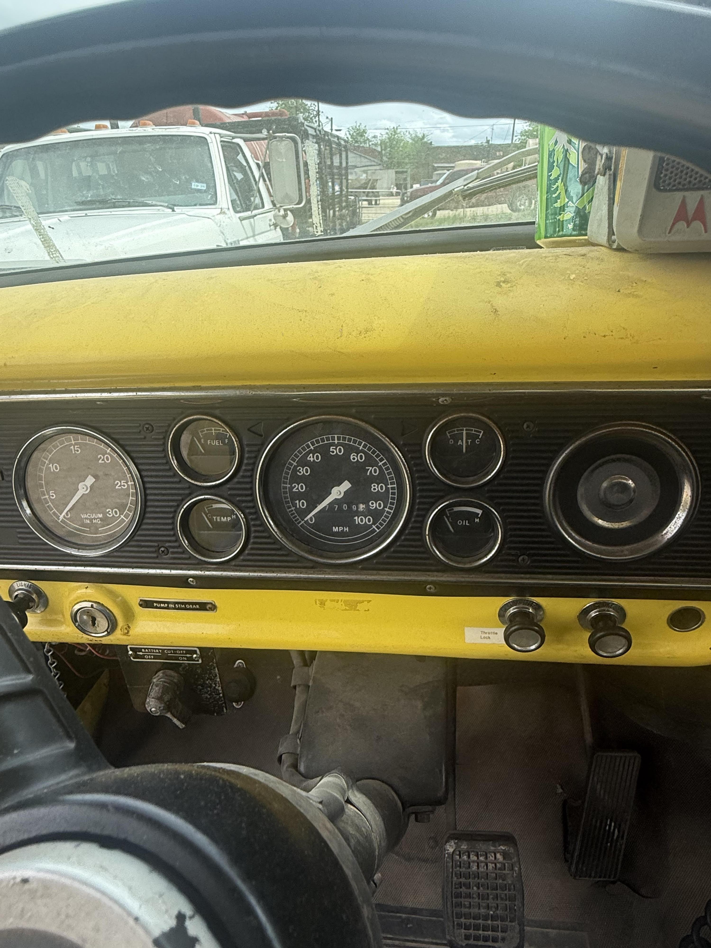 1978 Ford F700 Tanker - image 5