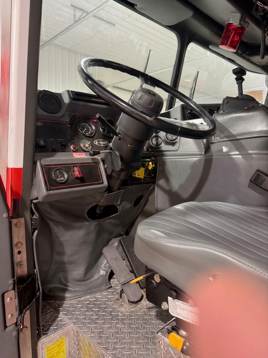 1994 E-One Cyclone TC Pumper Tanker - image 24
