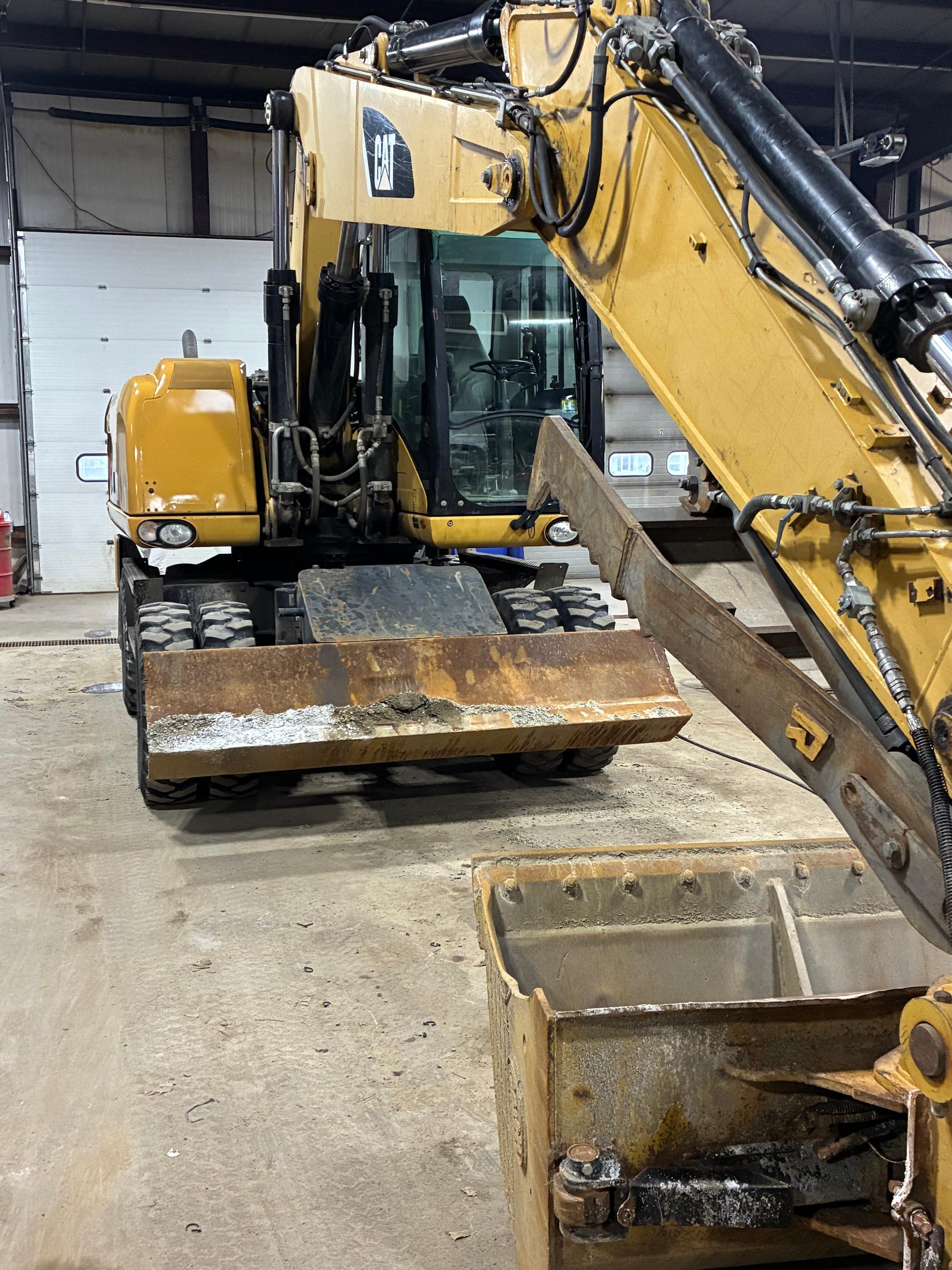 2010 Caterpillar M318D Excavator - image 3