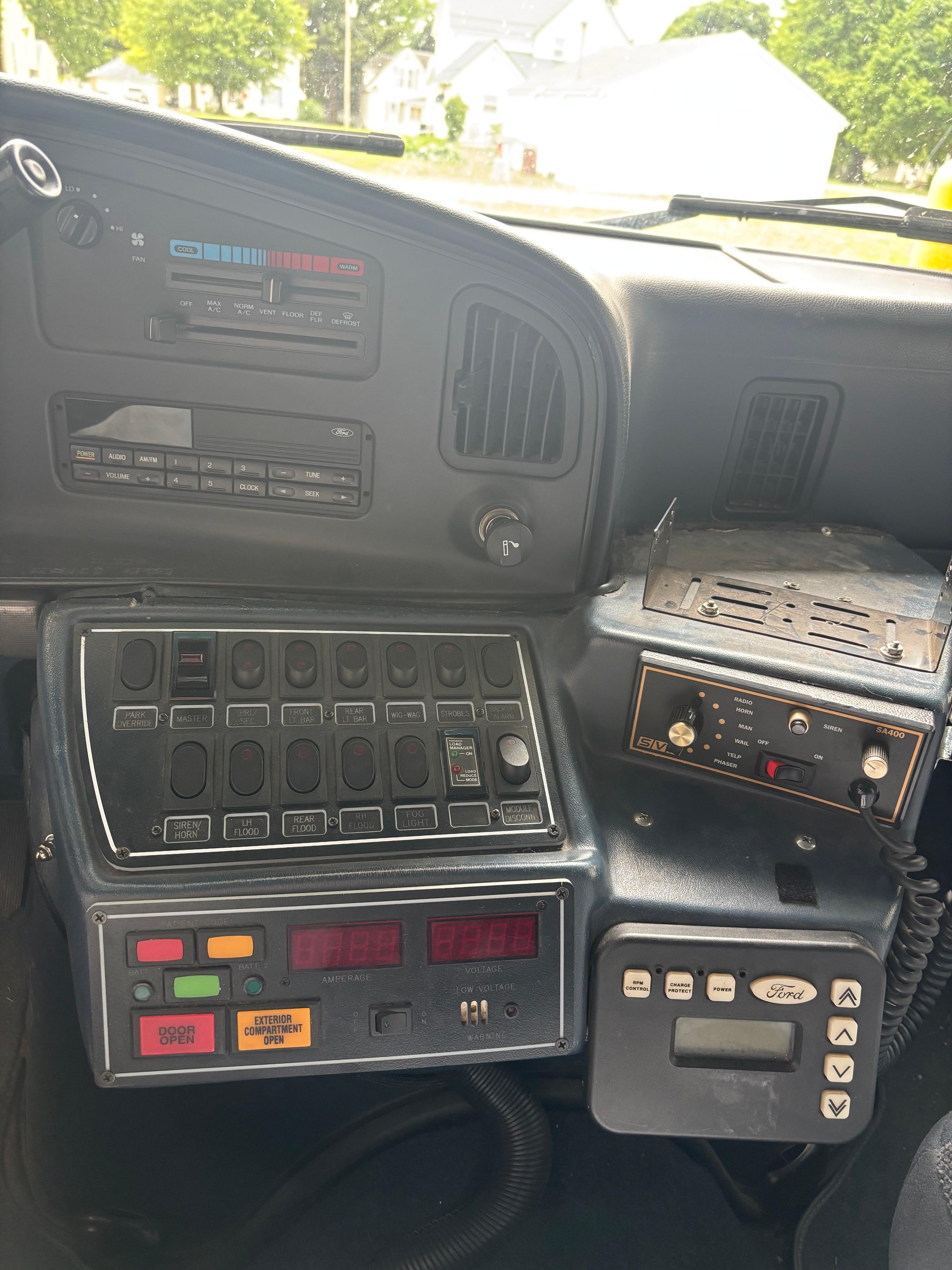 1996 MedTec Ford Type III Ambulance - image 14