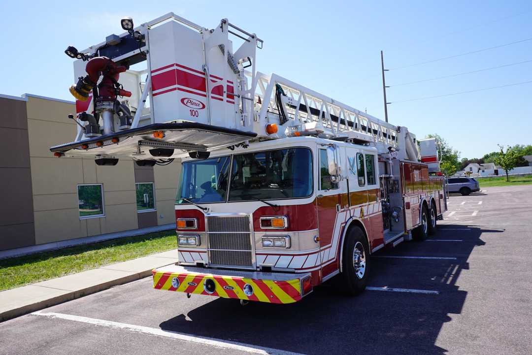 1996 Pierce Lance 100' Platform