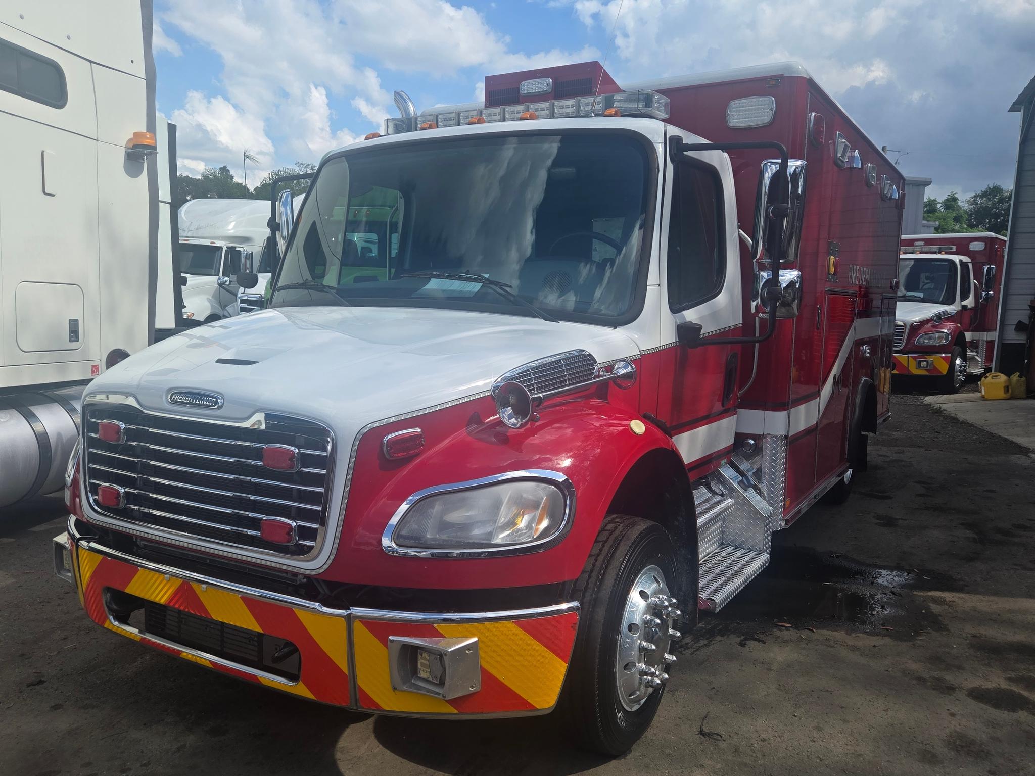 2015 Freightliner M2 107 Type I Ambulance - image 1
