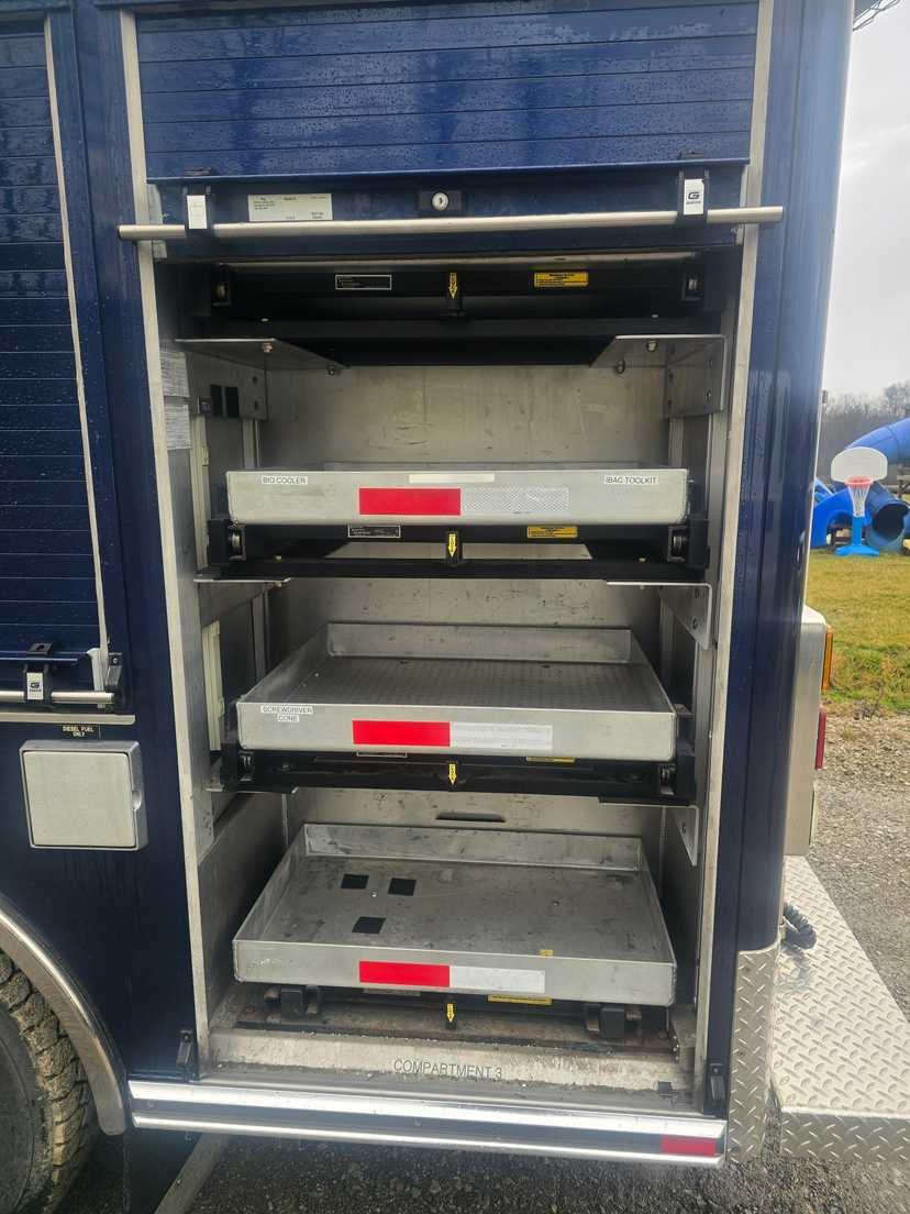 Ford 450 Maintainer Body — photo 7