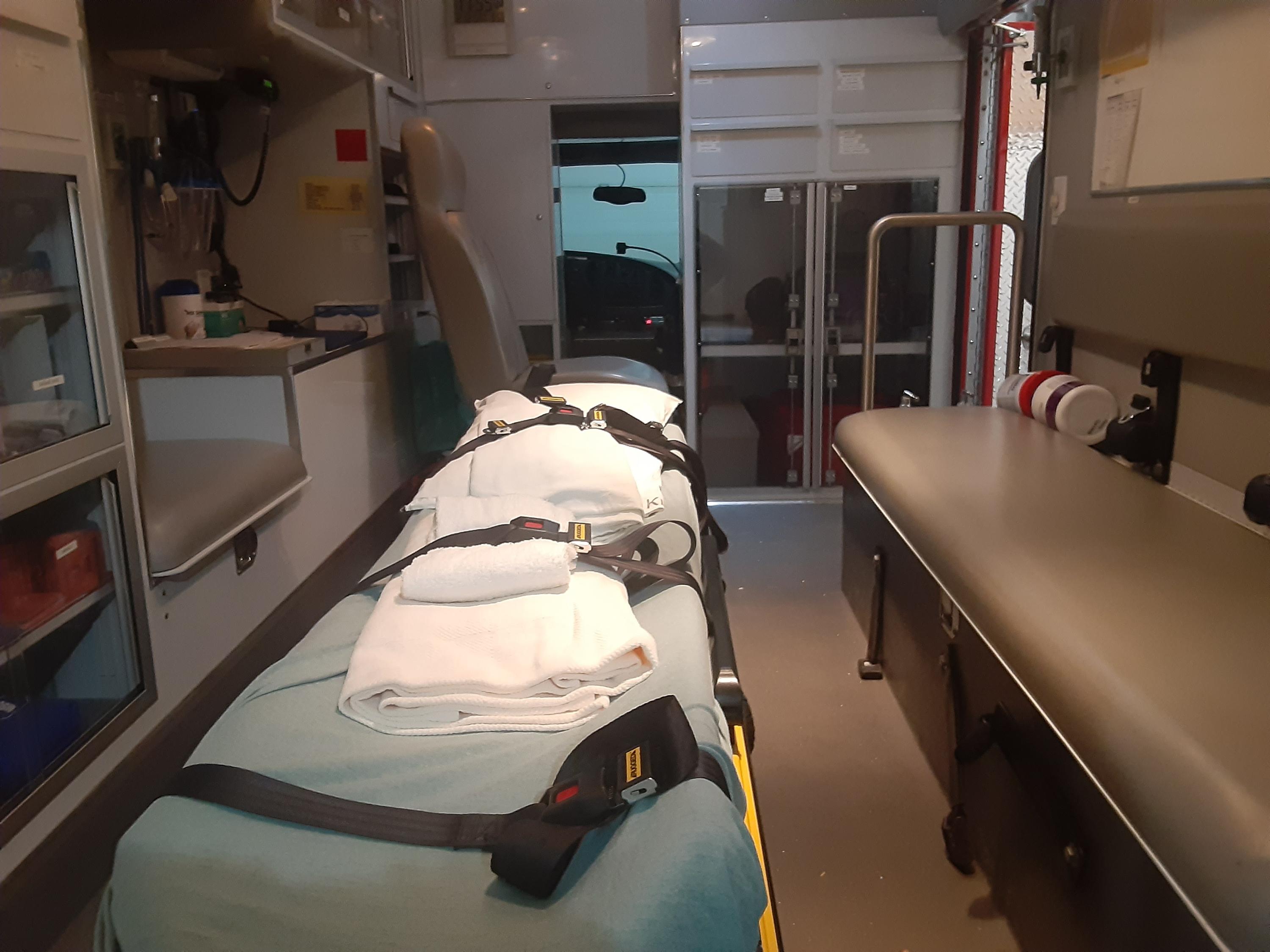 2006 Ford Type III Ambulance - image 9