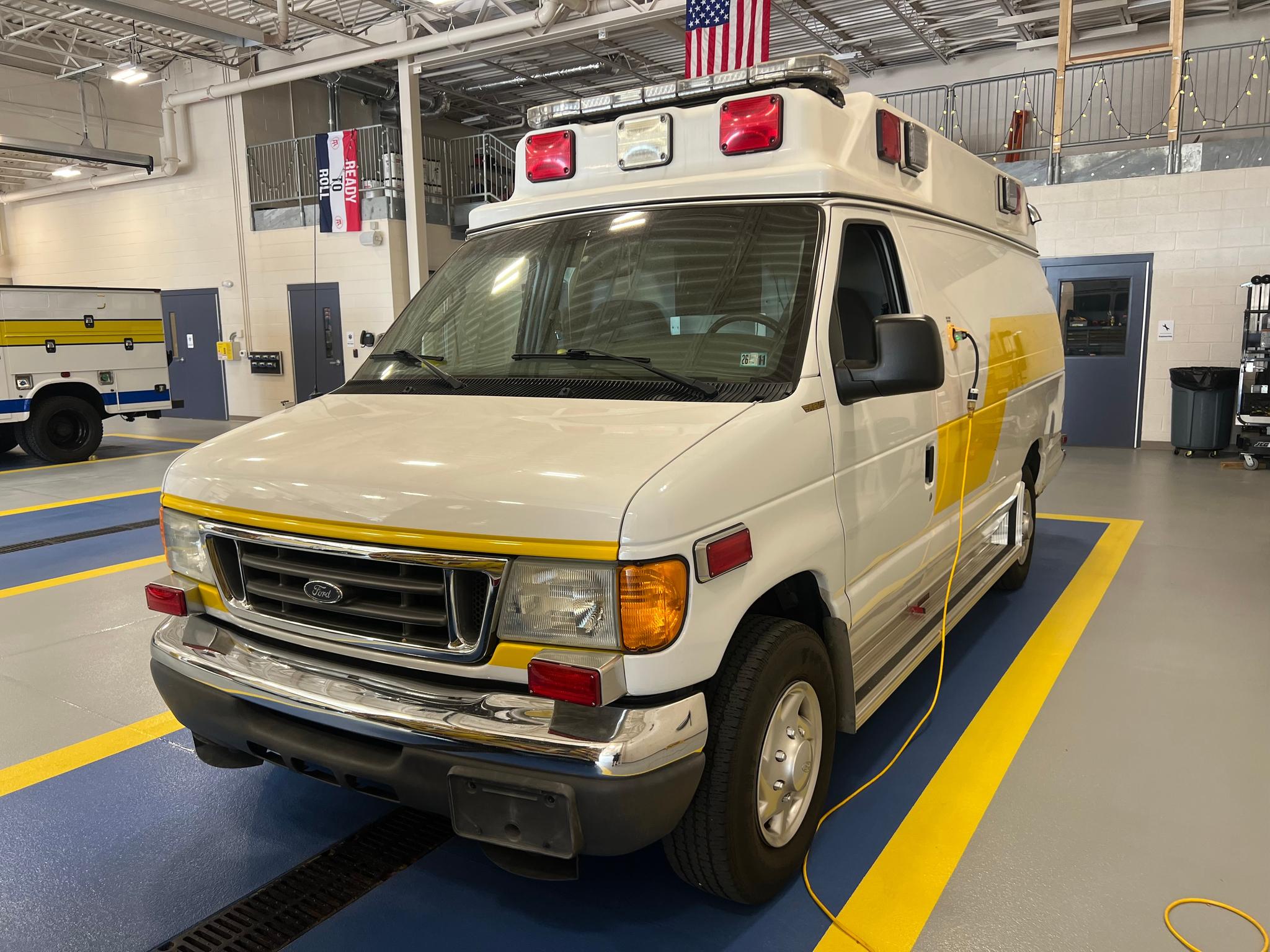 2005 AEV Ford Type II Ambulance - image 1