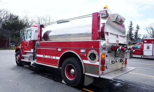 2000 Pierce Freightliner Tanker - image 5