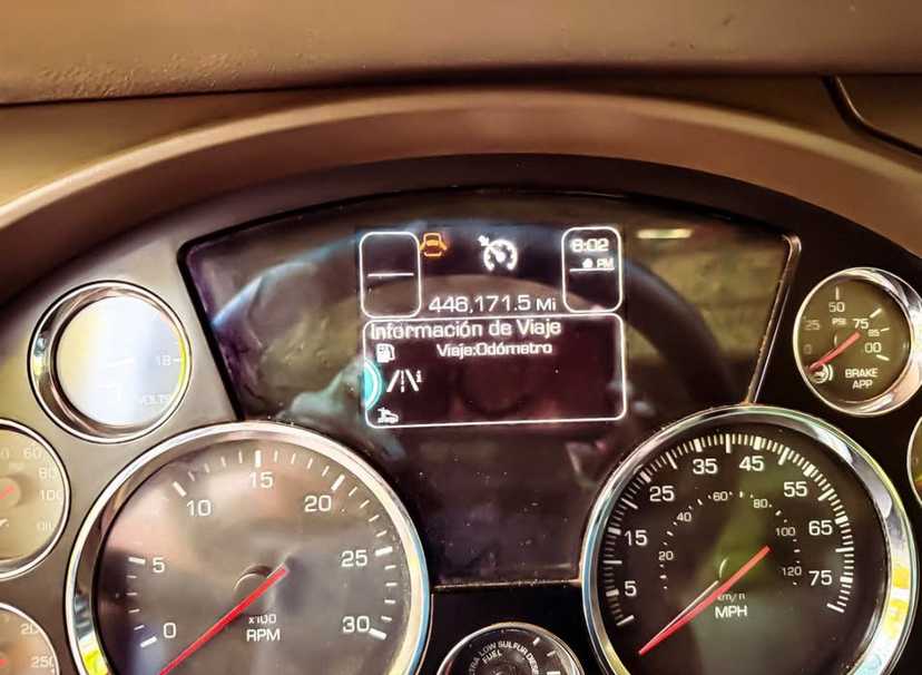 2016 Kenworth T880 Dump Truck — photo 8