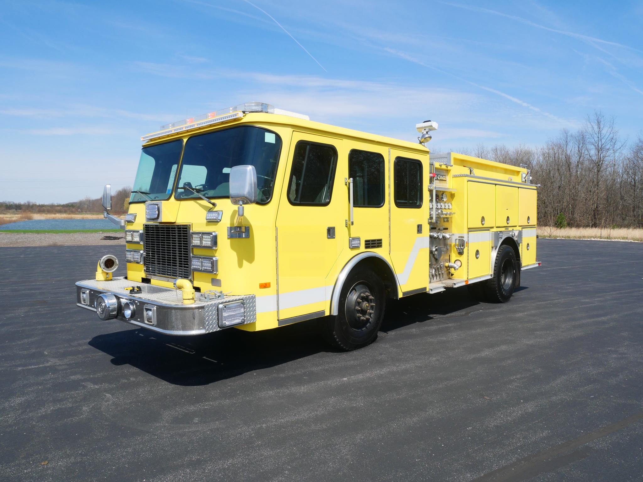 1995 E-One Cyclone Pumper - image 1