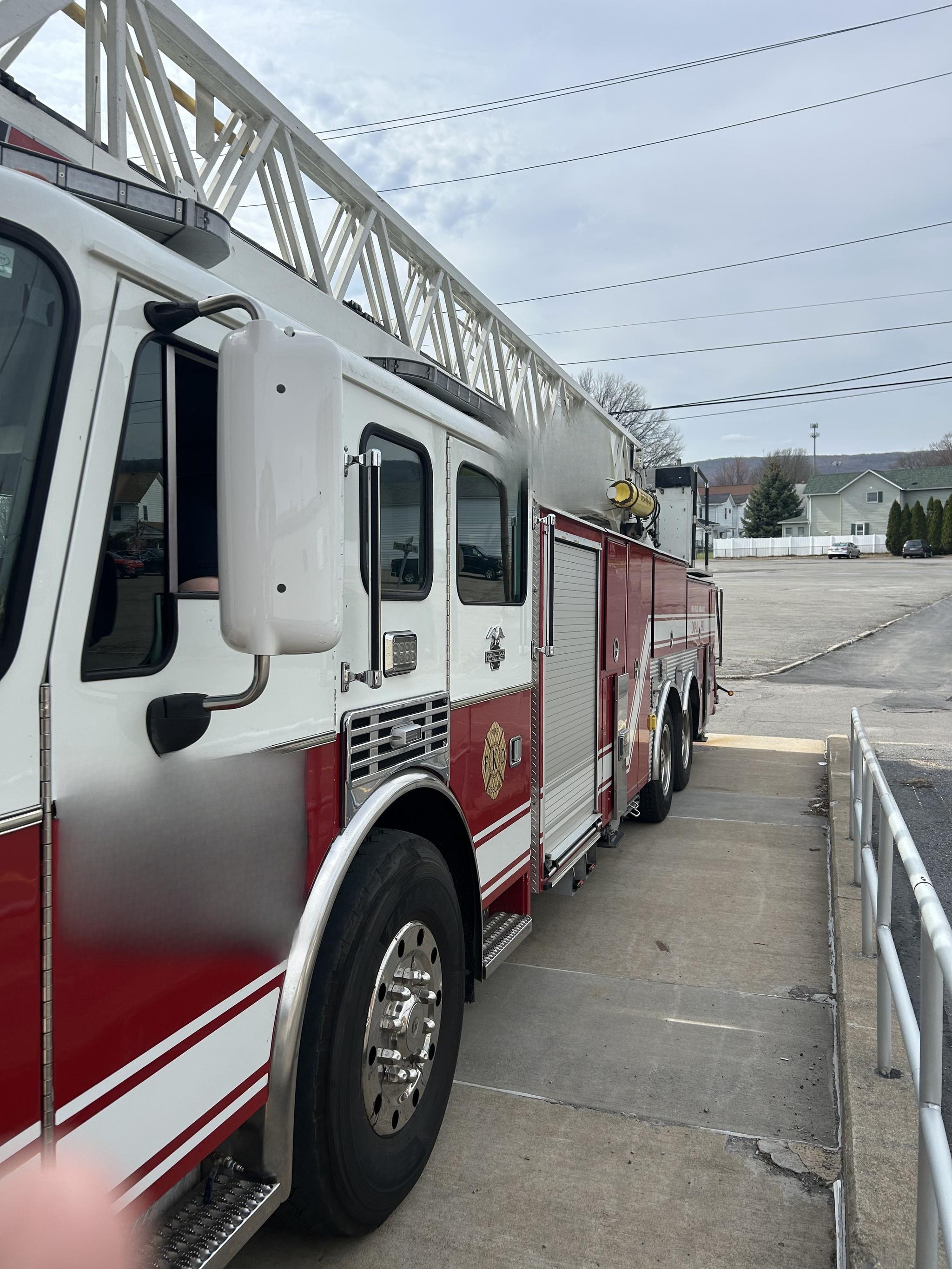 2002 American LaFrance Eagle 85' Tower - image 4