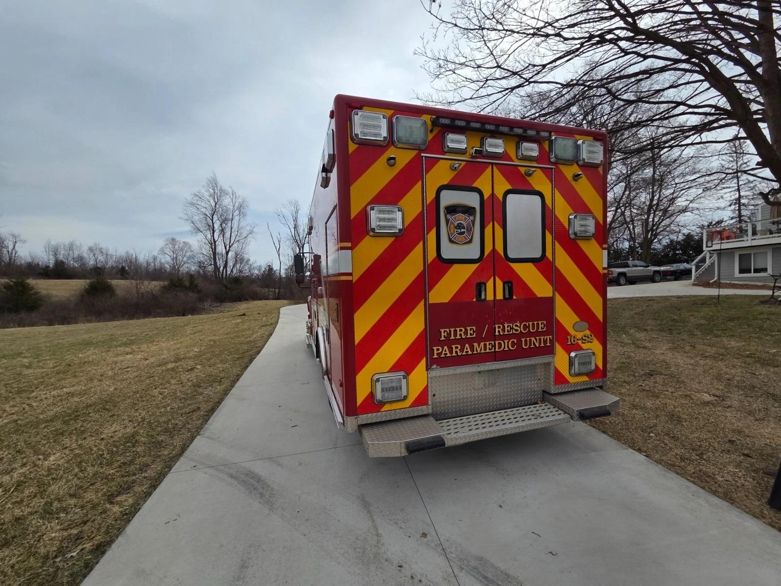2016 PL-Custom Freightliner Type I Ambulance - image 6