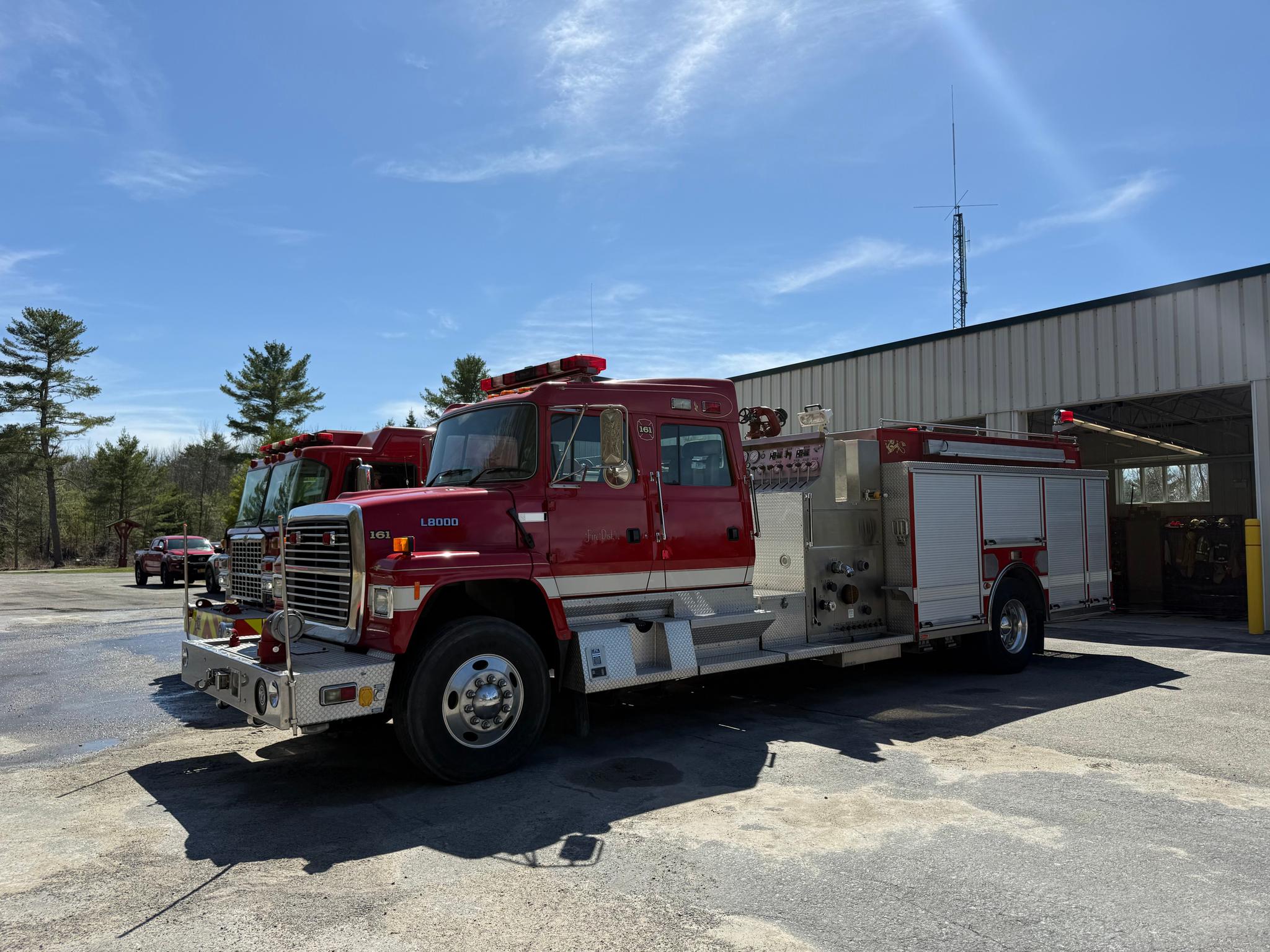 1996 Ford L8000 Pumper - image 4