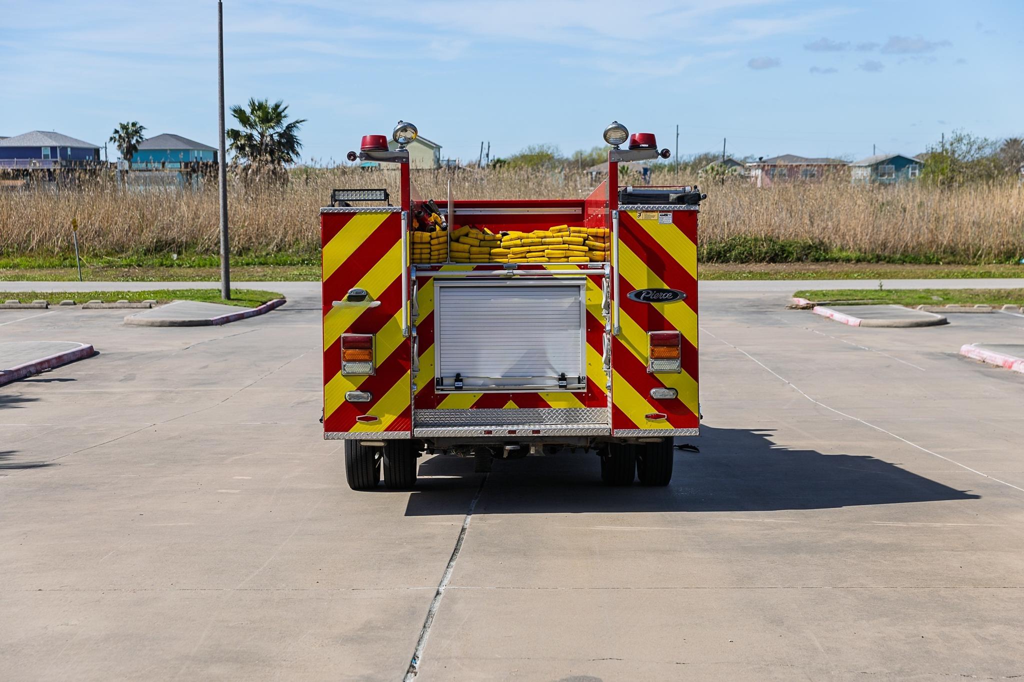 2013 Pierce Ford 4x4 Mini Pumper - image 5