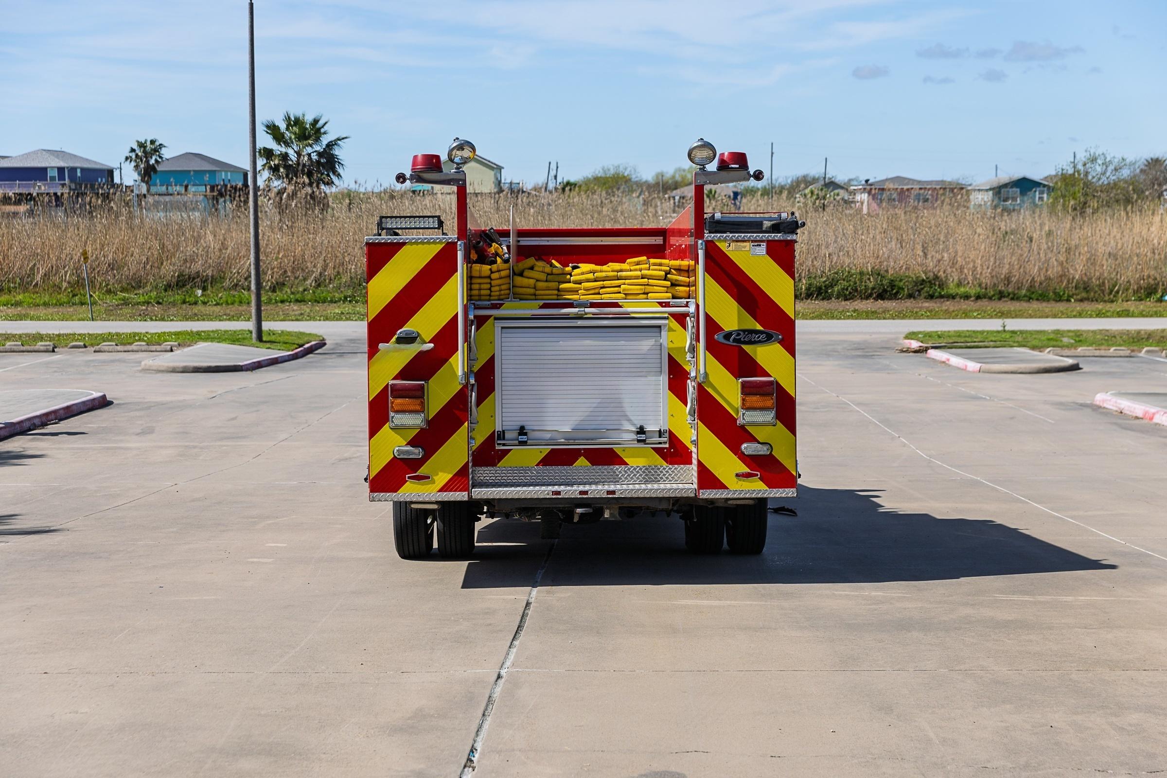 2013 Pierce Ford 4x4 Mini Pumper - image 5