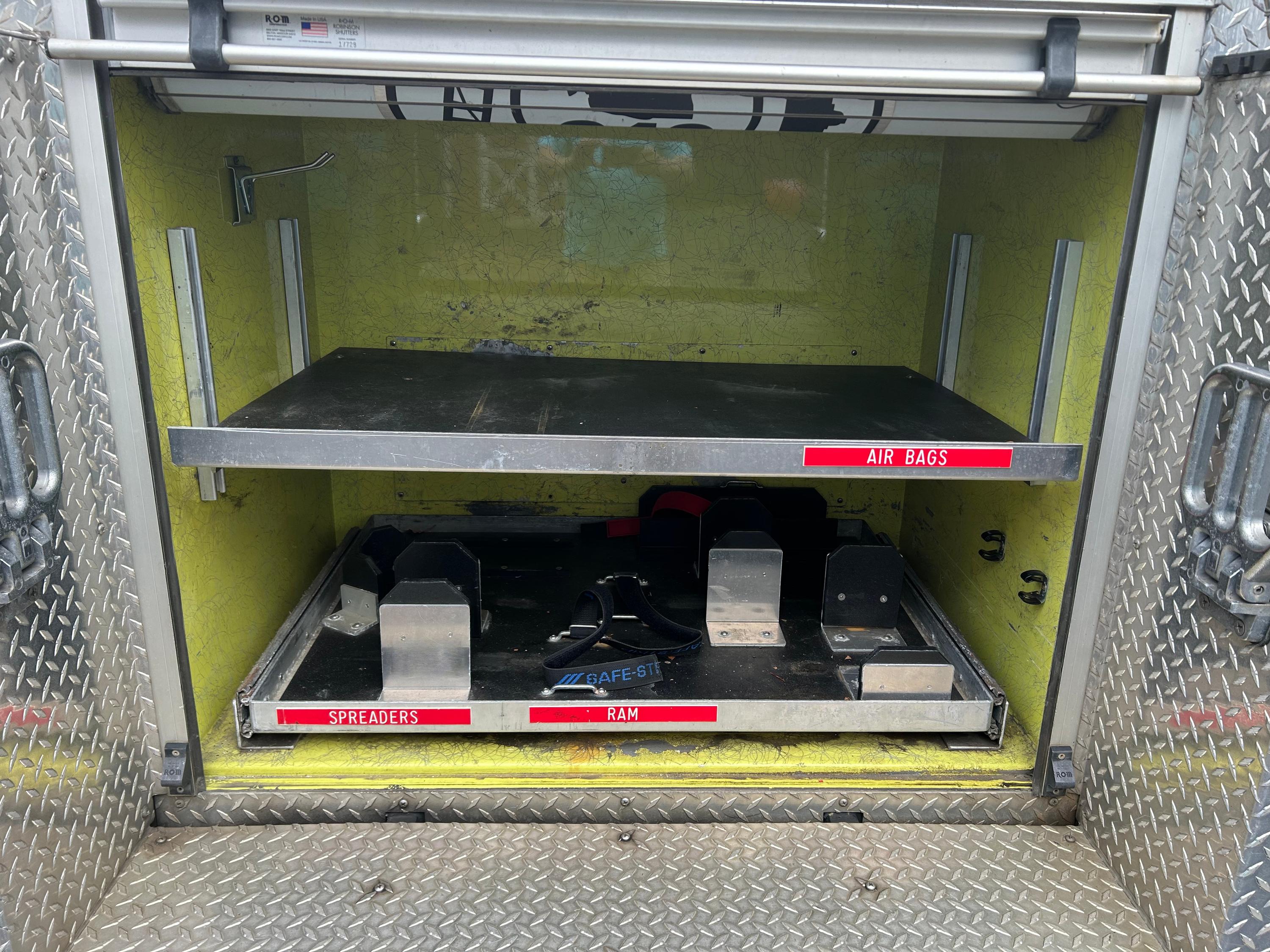 2005 KME Predator Pumper - image 31