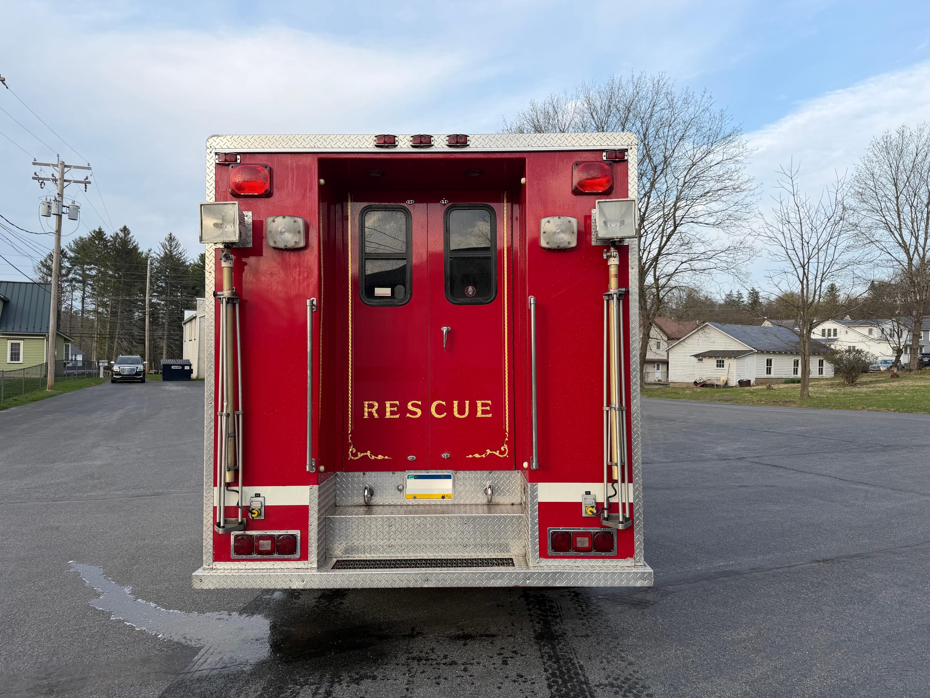 1987 Saulsbury Ford Light Rescue - image 5