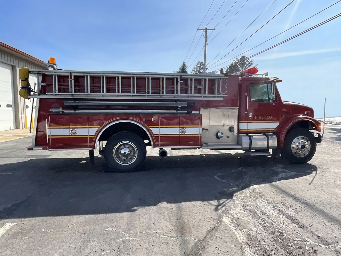 1996 New Lexington International Tanker - image 4
