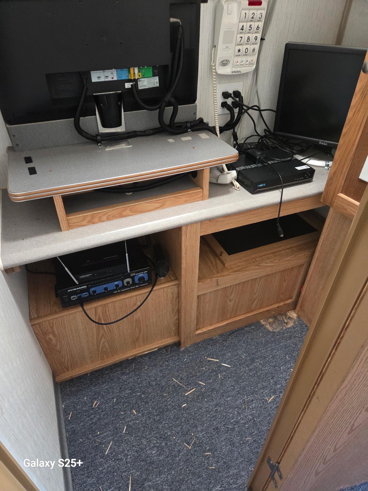 2010 Scotty Command Trailer - image 13