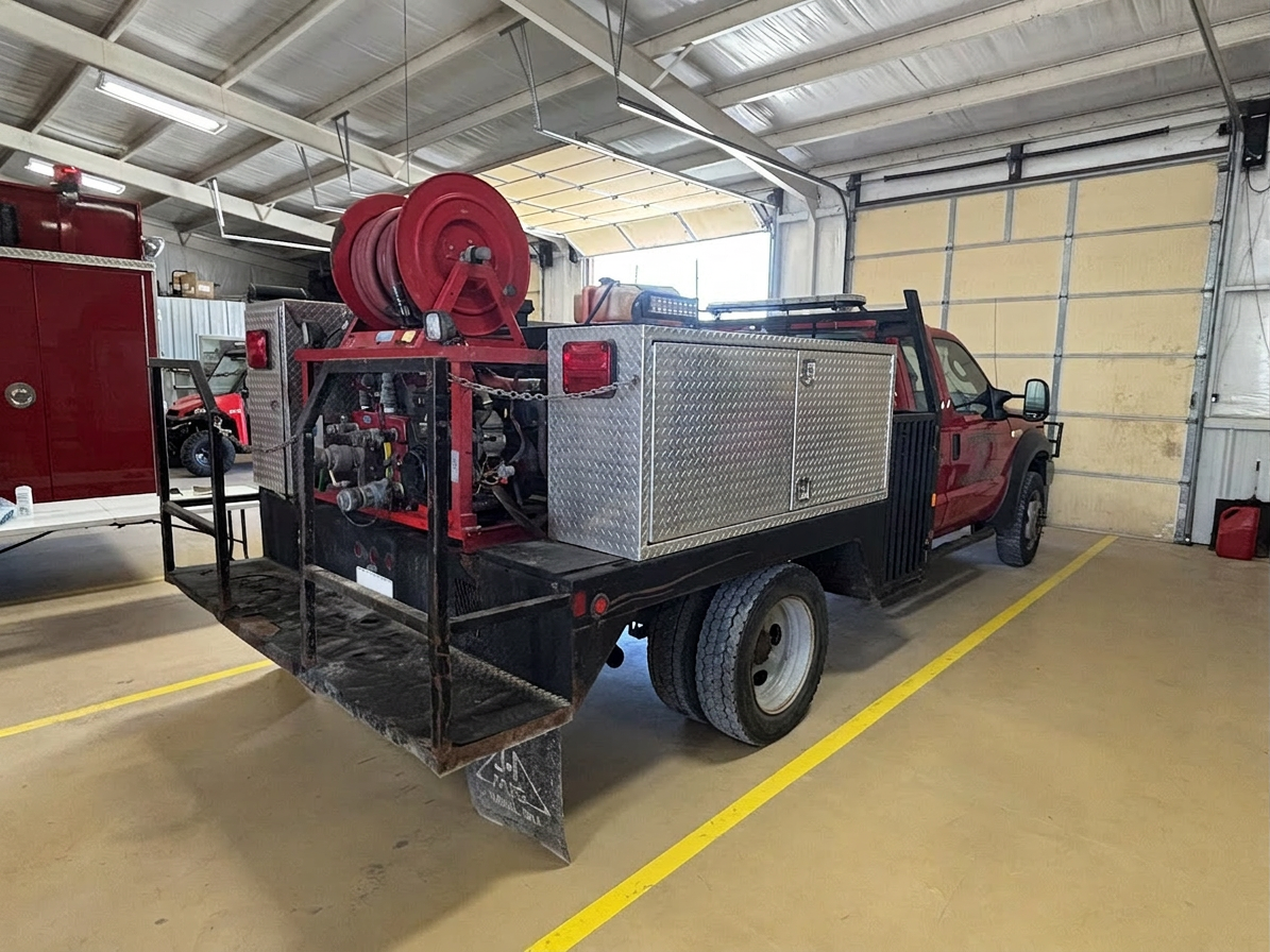 2005 Ford F-550 4x4 Brush Truck - image 4
