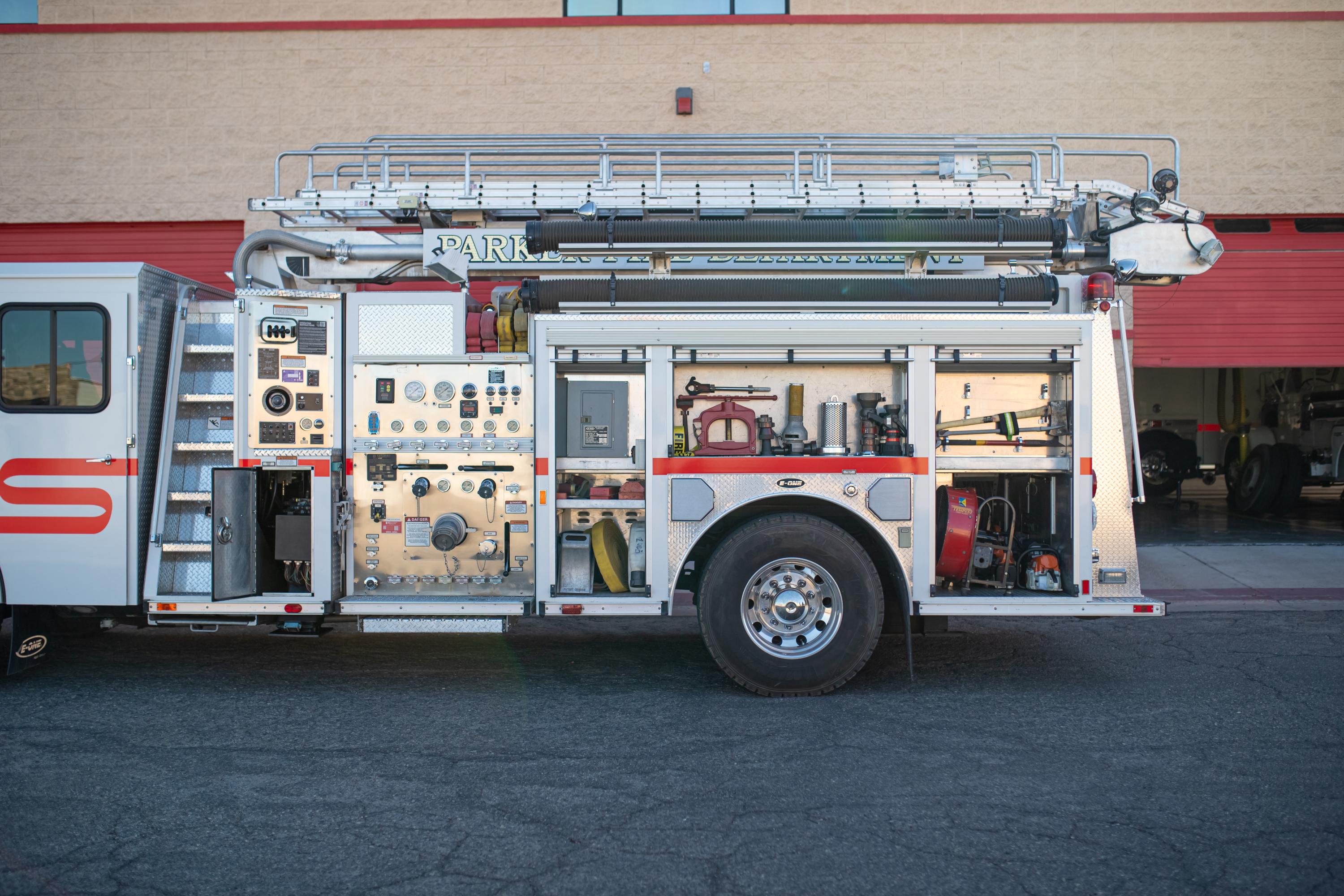 2003 E-One Typhoon 50' Quint - image 55