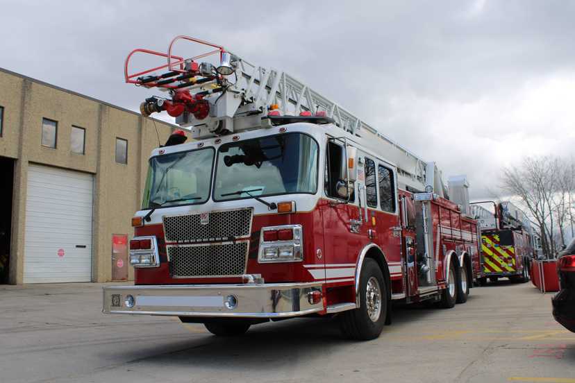 2013 Spartan Sirius MFD 105' Quint