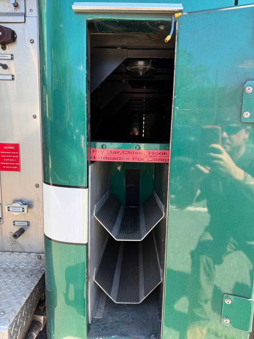 2005 American LaFrance Freightliner Pumper — photo 8
