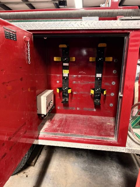 1983 Pierce Chevrolet 4x4 Mini Pumper - image 4