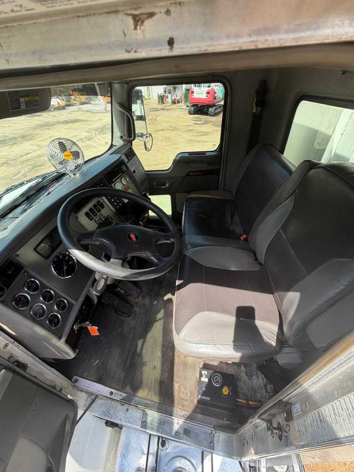 2015 Kenworth Loadmaster Rear Loader — photo 8