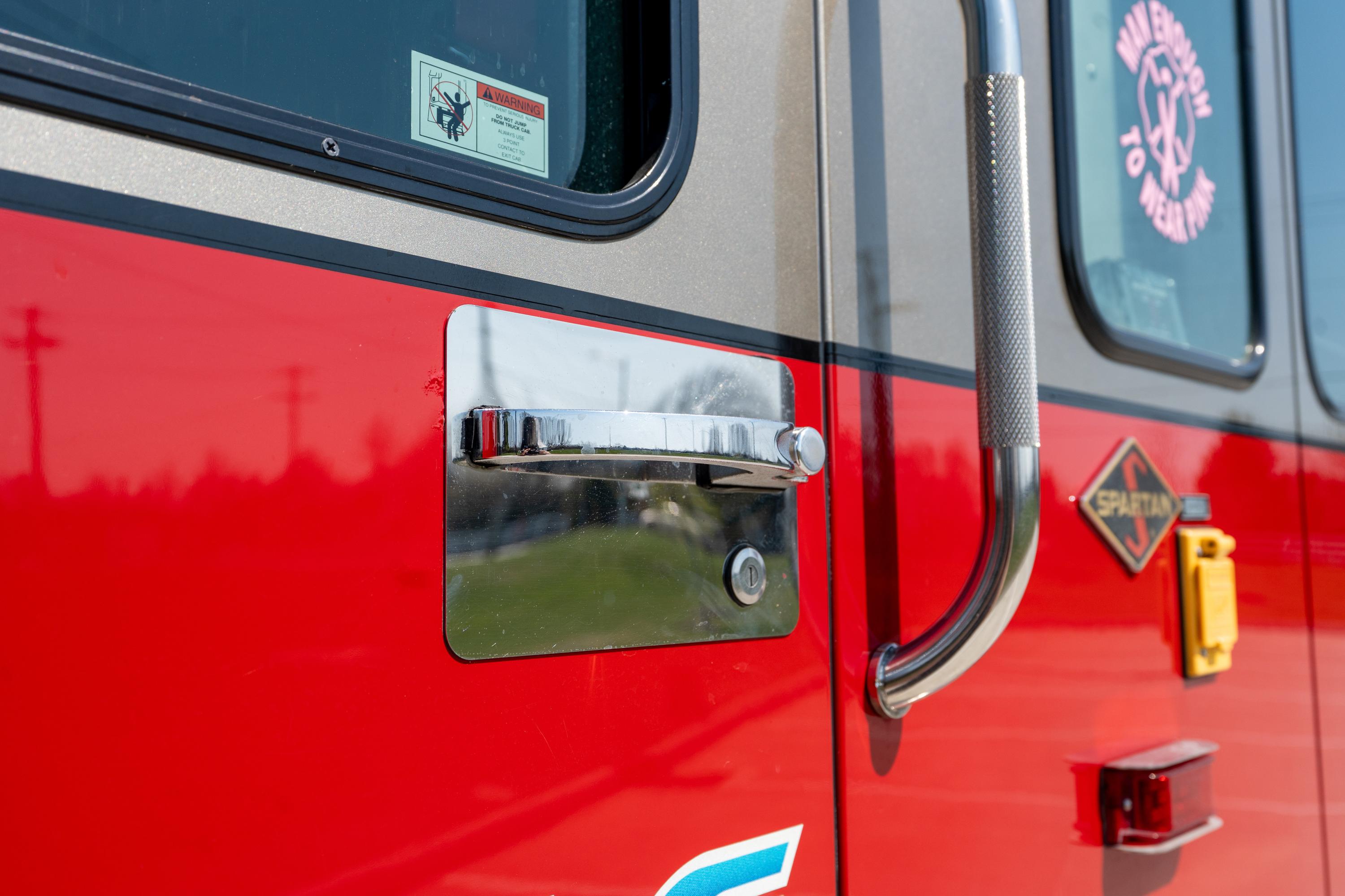 2005 Rosenbauer Spartan Rescue Pumper - image 39