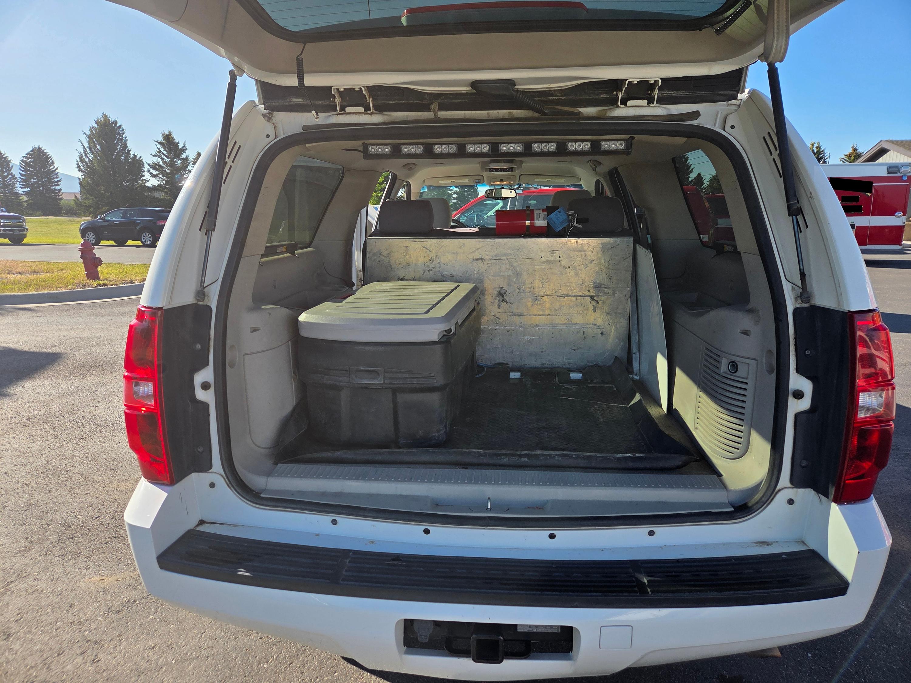 2008 Chevrolet Suburban 2500 4x4 Command Truck - image 10