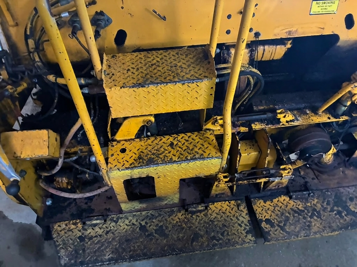 1988 Blaw-Knox PF-150 Asphalt Paver - image 16