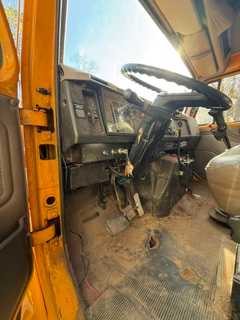 1997 International 4700 Dump Truck — photo 6