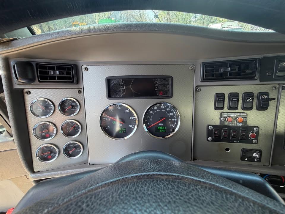 2015 Kenworth Loadmaster Rear Loader - image 11