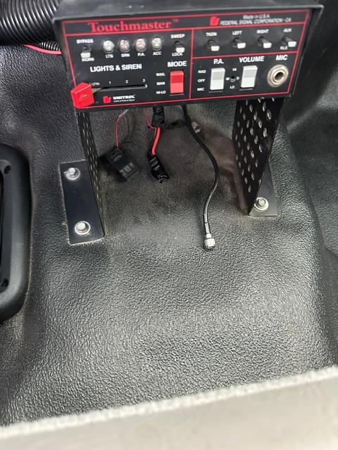 2001 Ford F350 XL Super Duty 4x4 Brush Truck - image 23