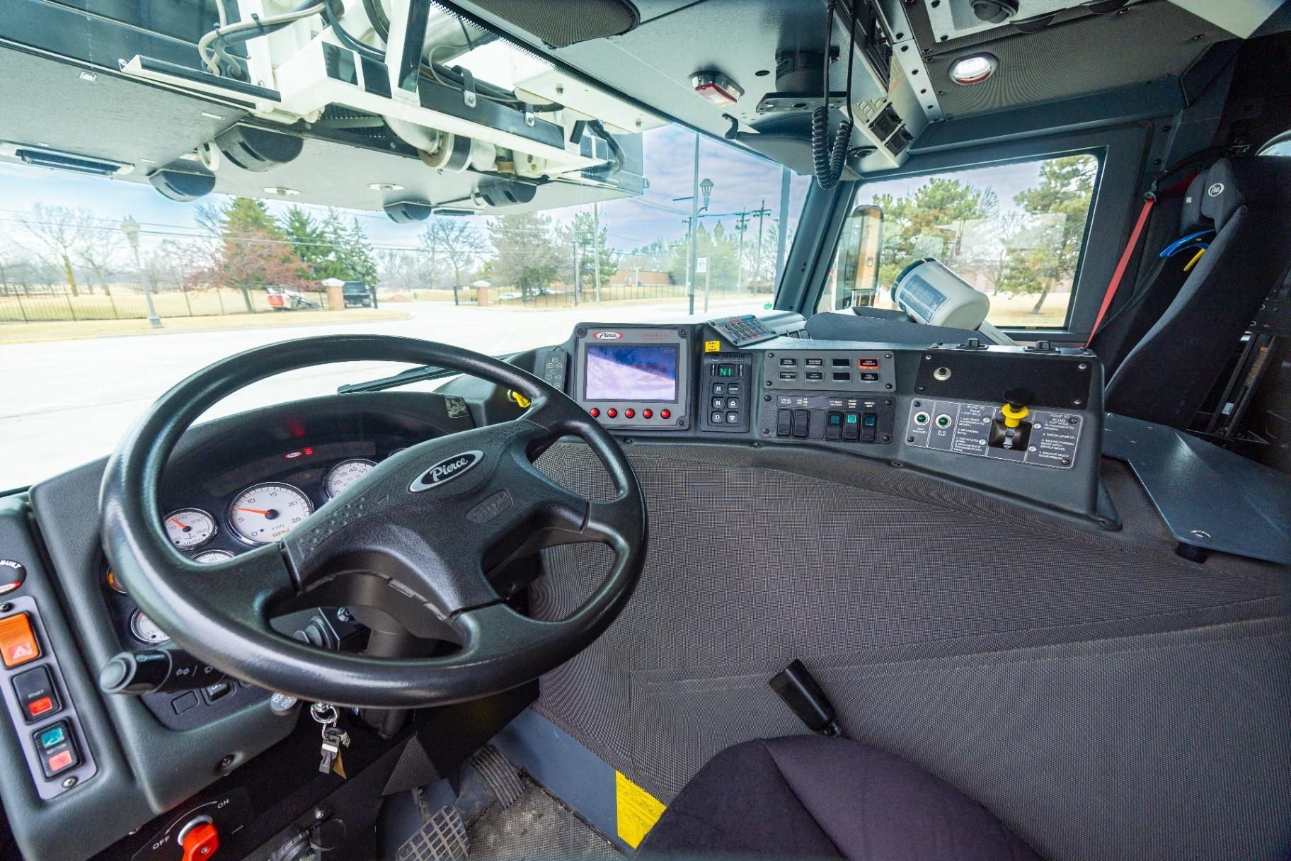 2016 Pierce Velocity 100' Quint - image 92