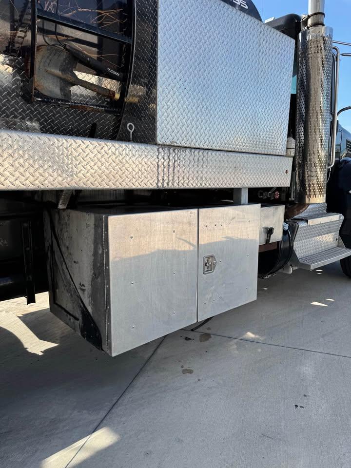2012 Peterbilt 348 Jetter - image 10